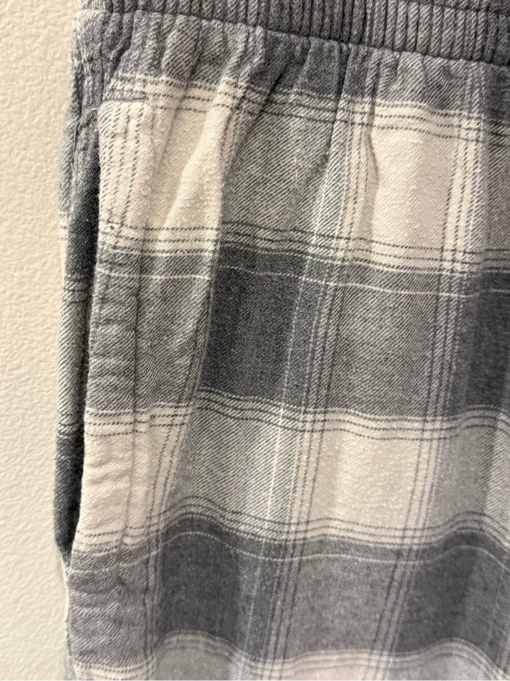American Eagle Outfitters Gray Plaid Lounge Pants - Picture 5 of 5